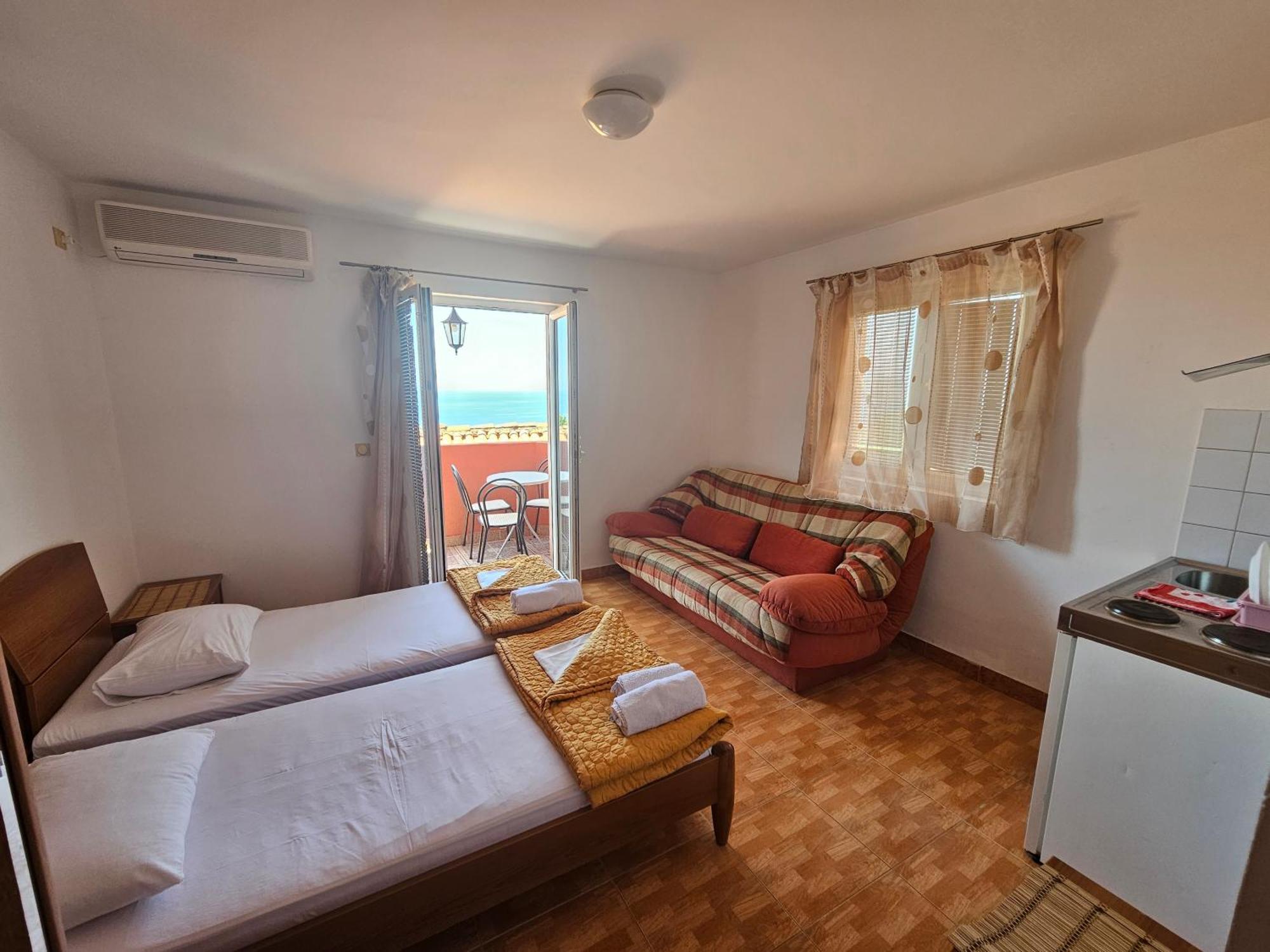 Apartments Drobni Pijesak Petrovac Quarto foto