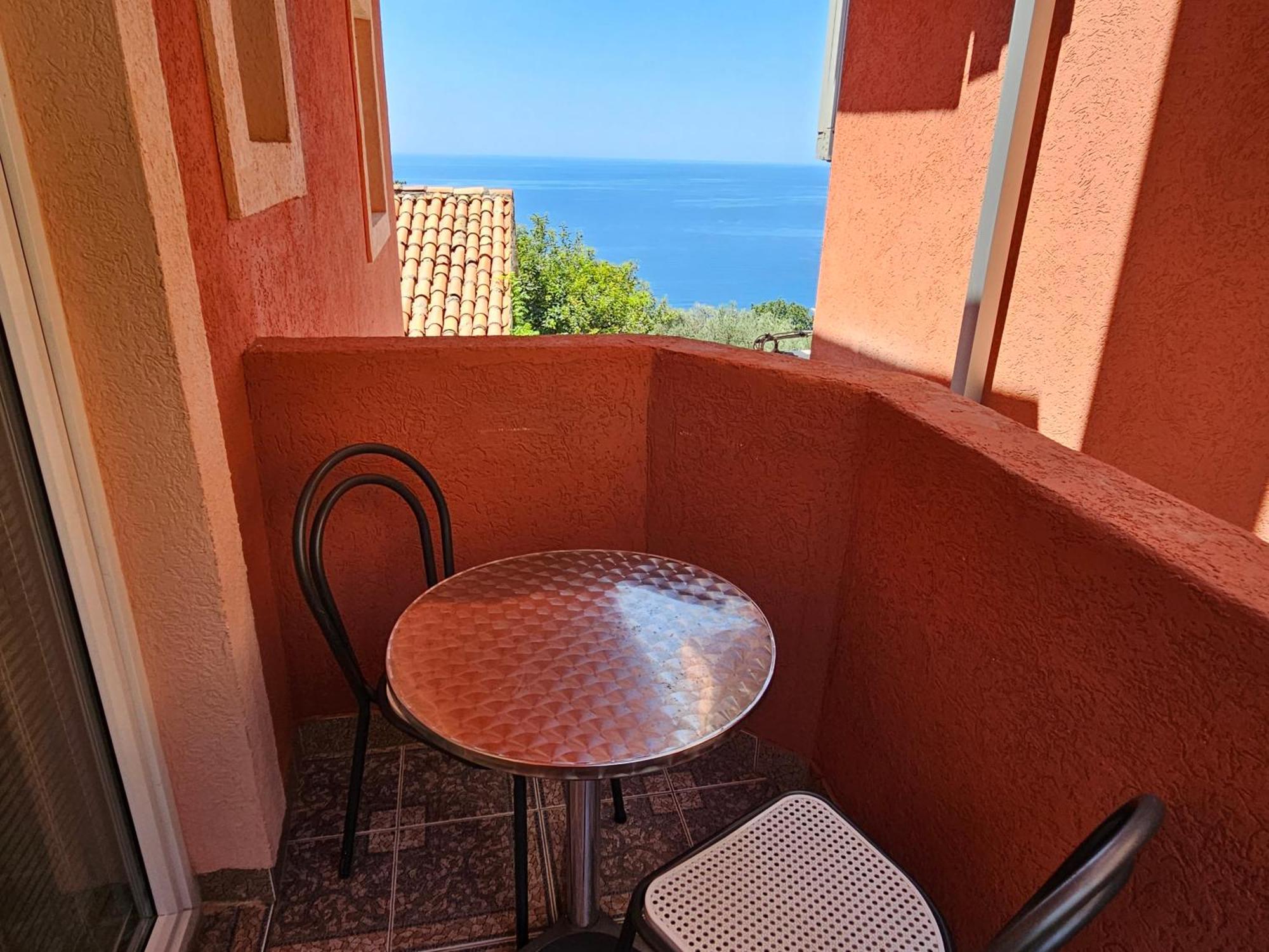 Apartments Drobni Pijesak Petrovac Quarto foto