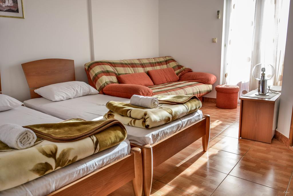 Apartments Drobni Pijesak Petrovac Exterior foto