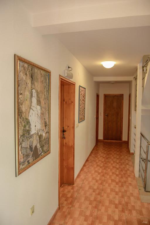Apartments Drobni Pijesak Petrovac Exterior foto