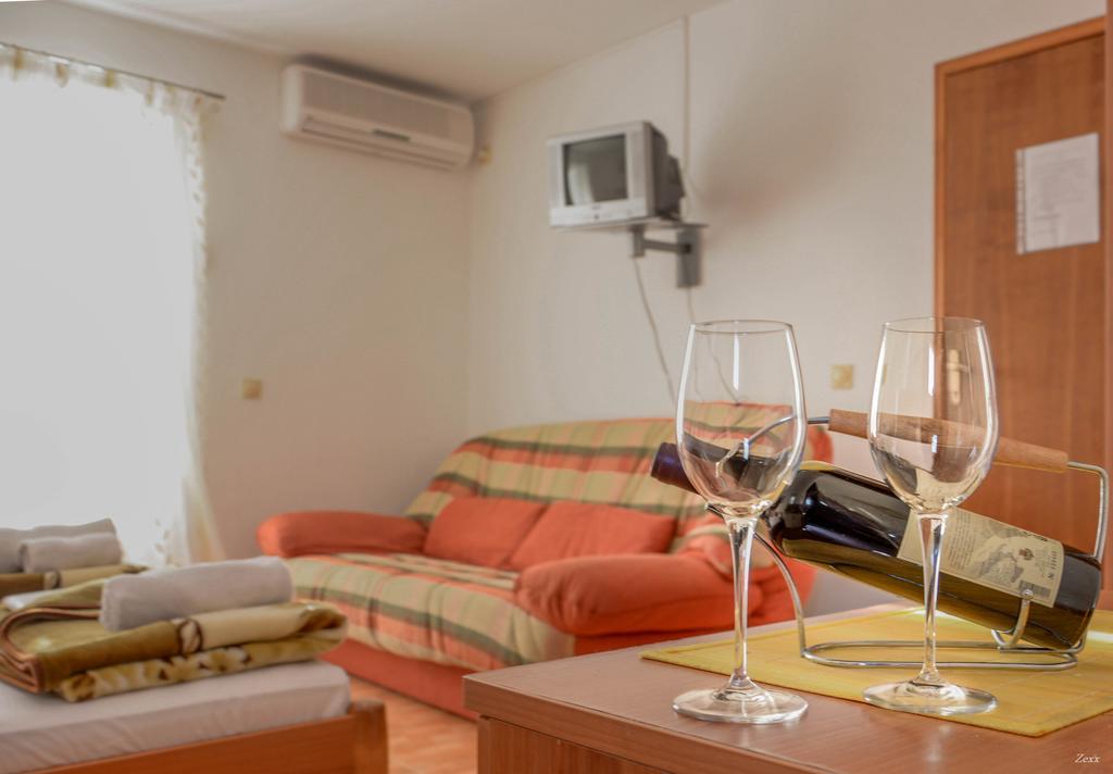 Apartments Drobni Pijesak Petrovac Exterior foto