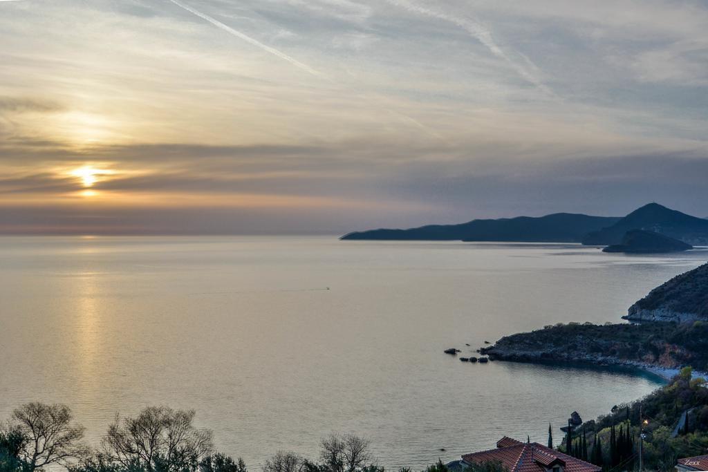 Apartments Drobni Pijesak Petrovac Quarto foto